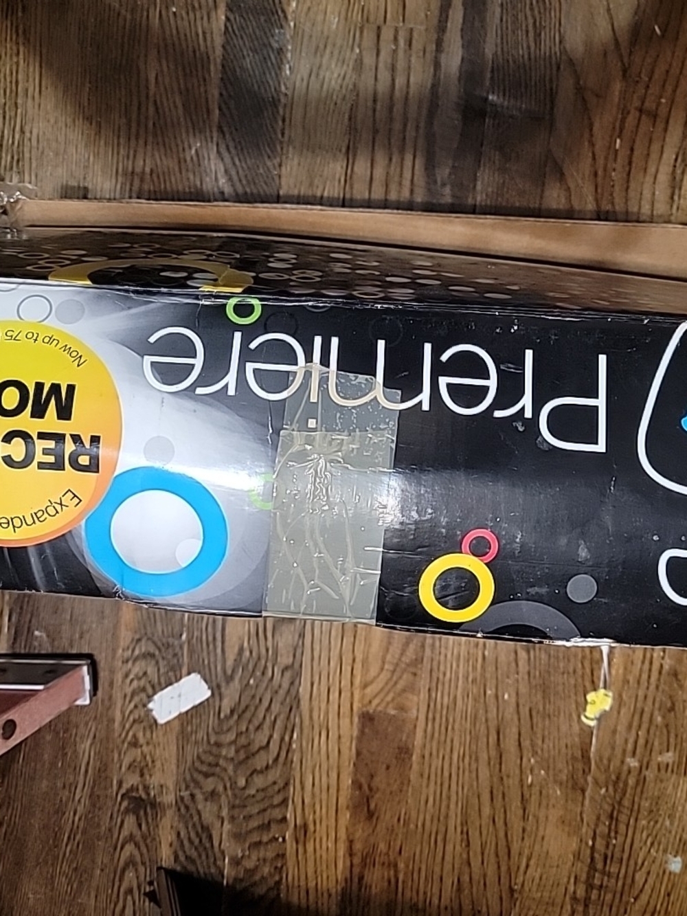 Premierie (Premiere) Gift Wrap Roll in Black with Bright Circles